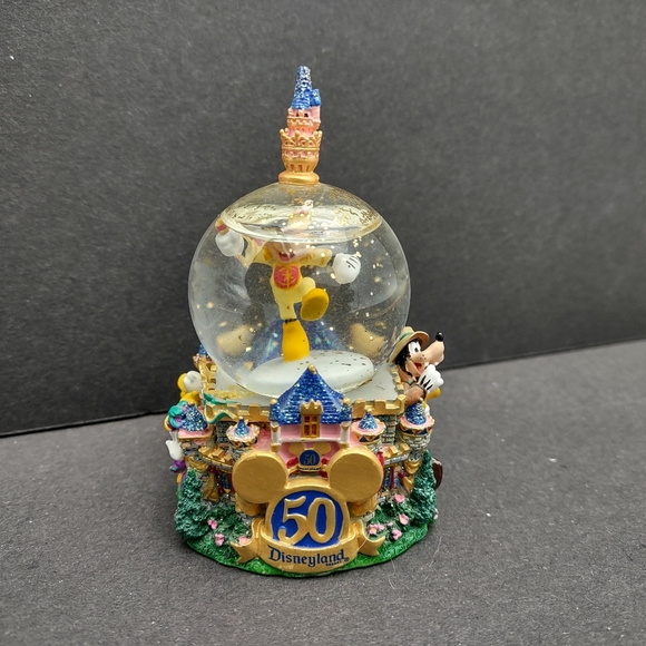 Disney Mickey Mouse & Friends "50th Anniversary Disneyland" 2005 Snow Globe - Picture 8 of 16